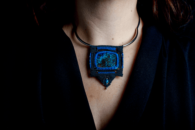 Collier &quot;Moderna&quot;